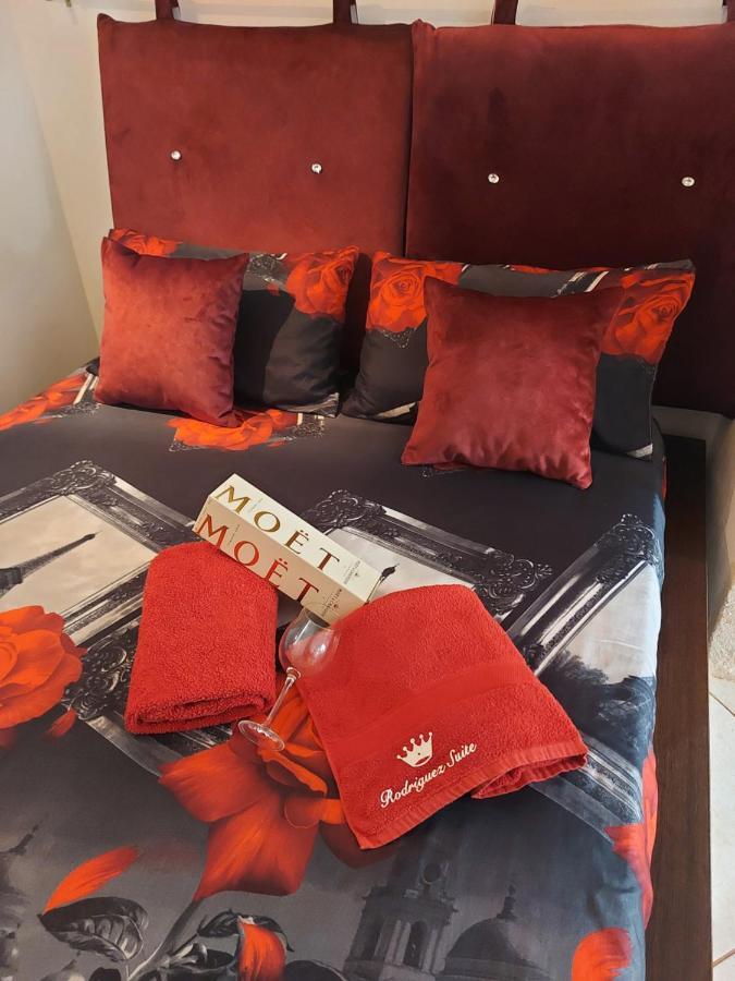 Buze Rodriguez Suite Ostuni Esterno foto
